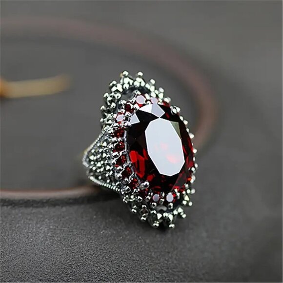 Luxury Red Synthetic Crystal Ring Size 7 - Picture 1 of 2